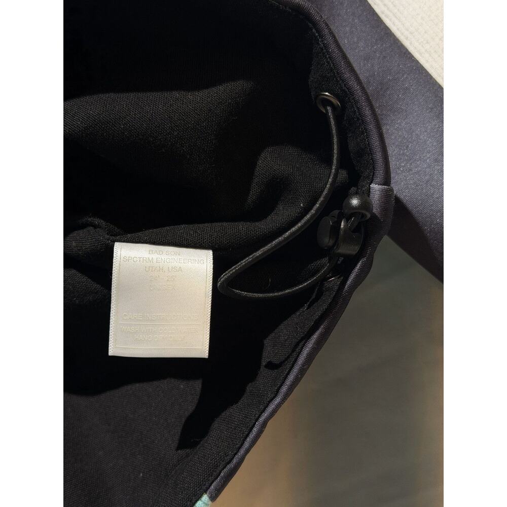 Array track jacket - Picture 3 of 3